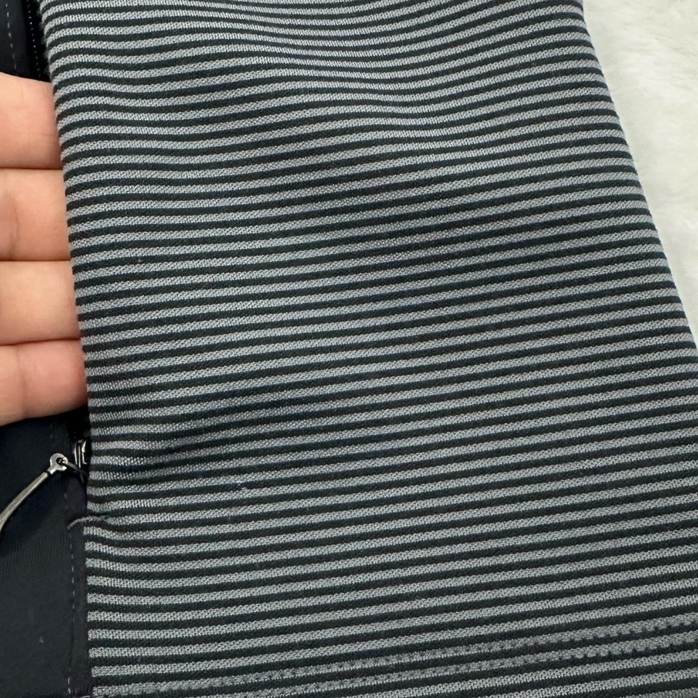 Athleta Black and Gray Stripes Sweatshirt With Zipper Pockets Run Gym Size L - Picture 11 of 14
